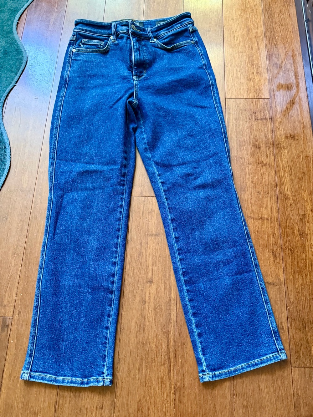 Judy Blue Straight-Leg Jeans in Classic Blue Wash